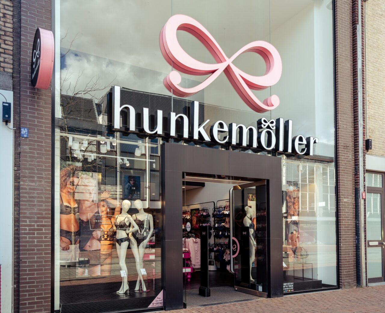 Hunkemöller outside store